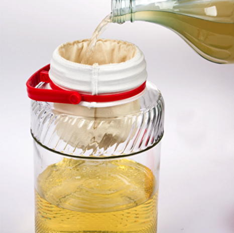 Filter voor het filteren van likeuren en andere dranken.